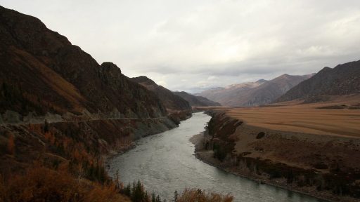Altay Dağlarında Yolun Açtığı Kapılar
