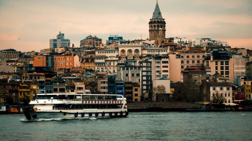 İstanbul, Ece Kent…