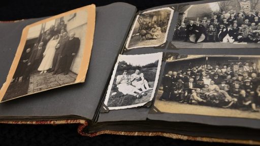 FOTOĞRAFLAR, ALBÜMLER